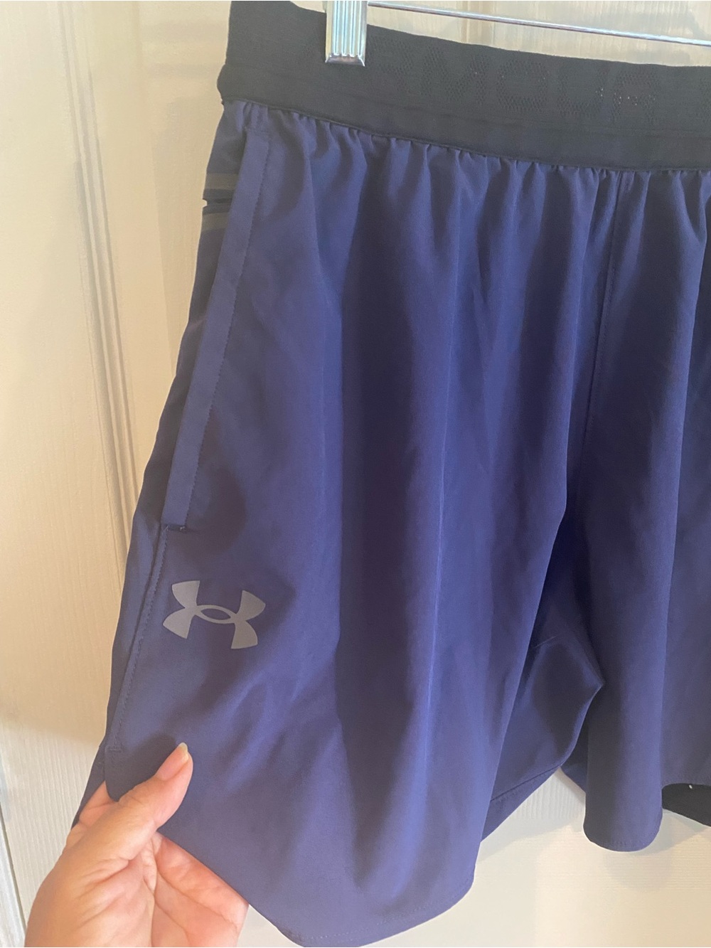 Under Armour Men’s Navy Blue Athletic Shorts Large